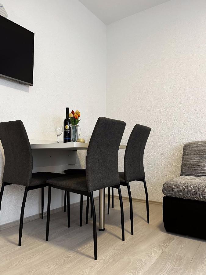 Apartment A&s *