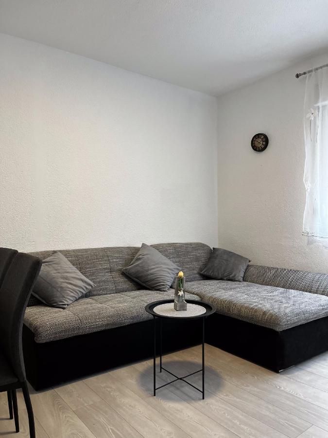 Apartment A&s *